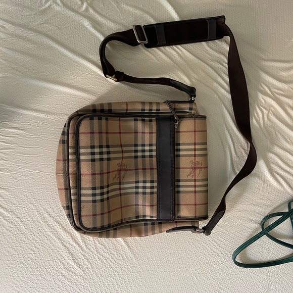 Burberry vintage bought in Korea. (Certificate included) - Picture 3 of 5